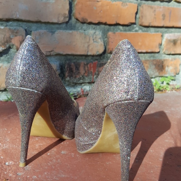 🎉Steve Madden Rainbow Glitter pumps - Picture 4 of 8